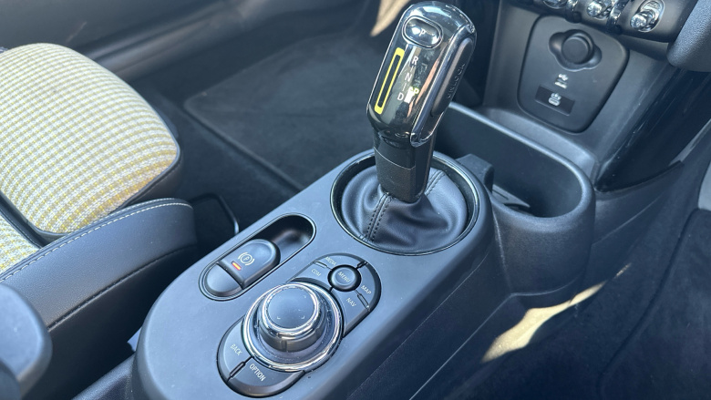 MINI Hatchback 135kW Cooper S Resolute Edition 33kWh 3dr Auto Electric Hatchback